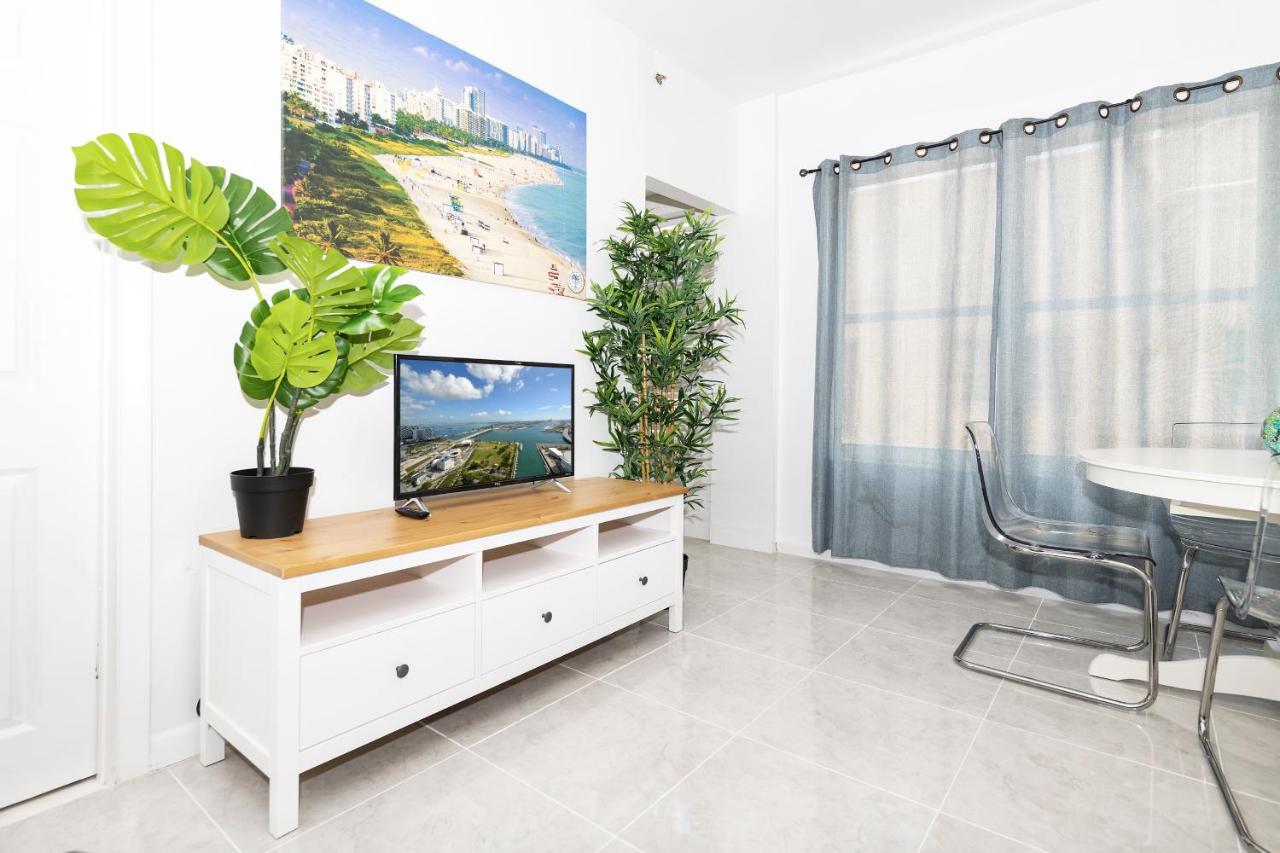 Apartments On Ocean Drive Маями Бийч Екстериор снимка