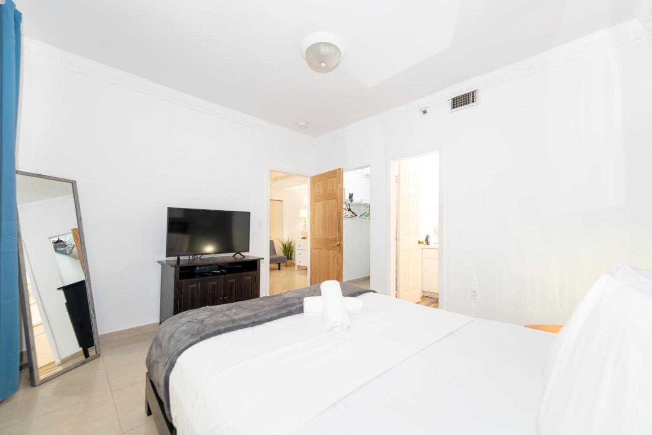 Apartments On Ocean Drive Маями Бийч Екстериор снимка